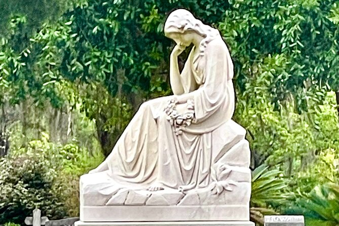 1-Hour Bonaventure Cemetery Golf Cart Guided Tour in Savannah - Why the golf cart matters