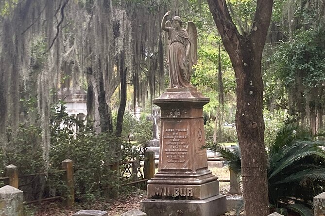1-Hour Bonaventure Cemetery Golf Cart Guided Tour in Savannah - Who should book this experience?