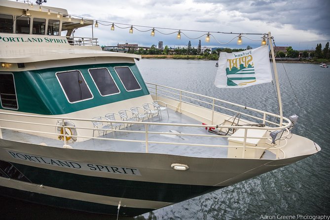 2.5-hour Dinner Cruise on Willamette River - Waverley Country Club, Elk Rock Island, and Lake Oswego