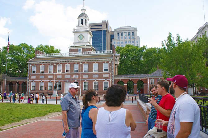 2.5 Hour Philadelphia History Tour with Washington War Tent Show - Starting at the Signer in Philadelphia’s historic core