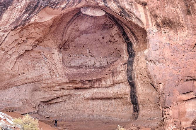 2.5 Hours of Monument Valley's Backcountry 4×4 Tour - Start at John Ford’s Point