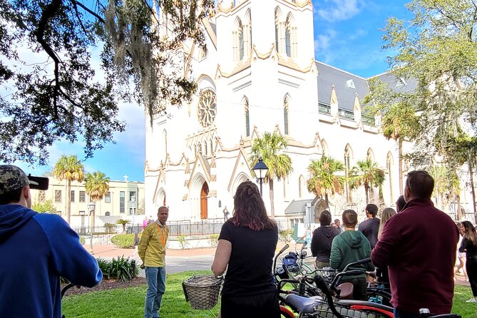 2-Hour Explore Savannah Bike Tour - The cathedral and Andrew Low House