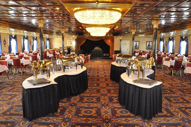2 HR Savannah Riverboat Dinner Cruise with Onboard Entertainment - What this Savannah riverboat evening is really like