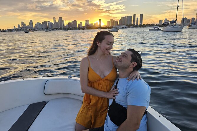 2 hrs Miami Private Boat Tour with Cooler, Ice, Bluetooth Stereo - Bayside and the Port of Miami