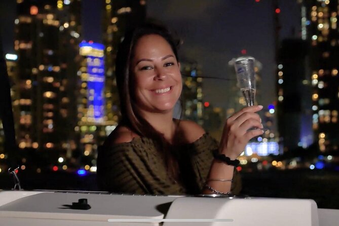 2 hrs Miami Private Boat Tour with Cooler, Ice, Bluetooth Stereo - Music, Drinks, and the Onboard Setup