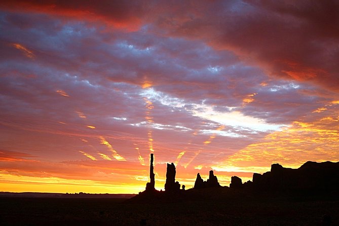 3.0 Hours of Monument Valley's Sunrise or Sunset 4×4 Tour - Why a guided 4x4 is the smart way to see Monument Valley