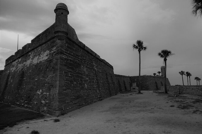 8pm Beyond the Grave Tour - The history may matter more than the scares