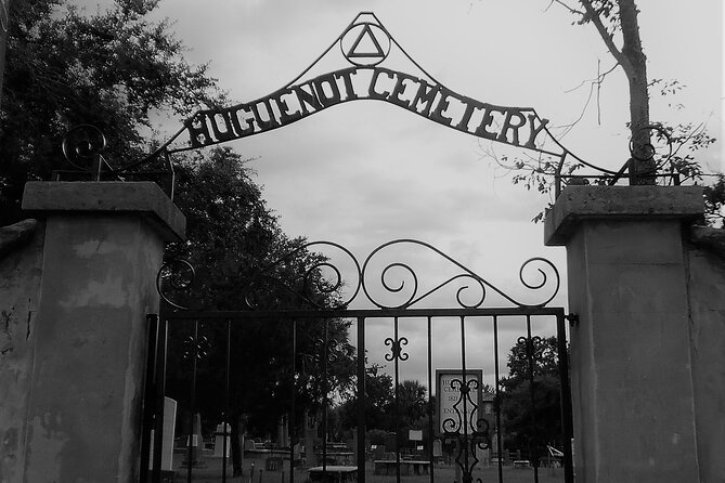 8pm Beyond the Grave Tour - The Castillo de San Marcos: tragedy beside the old fort