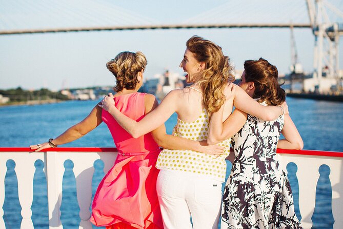 90-Minute Savannah Riverboat Sightseeing Cruise - Food, drinks, and the important lunch distinction