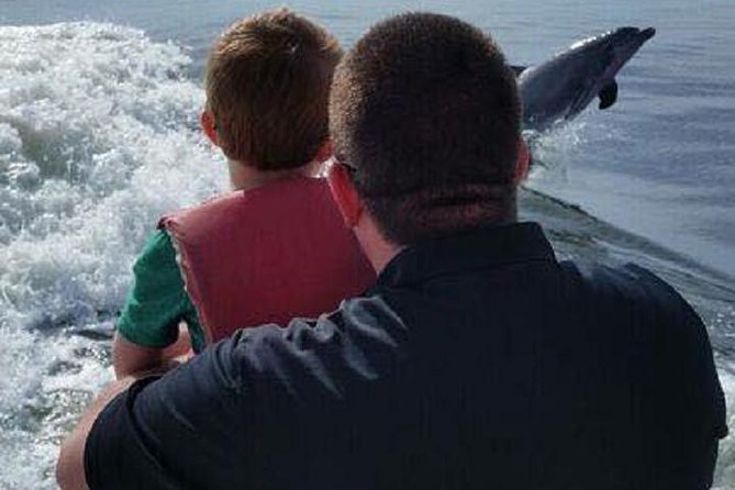 Alabama Gulf Coast Dolphin Cruise - How the crew shapes the outing