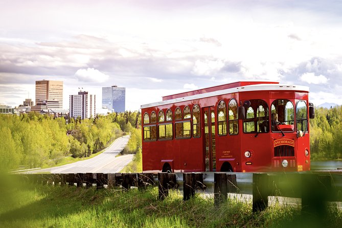 Anchorage Trolley Tour - Lake Hood and the floatplanes in action