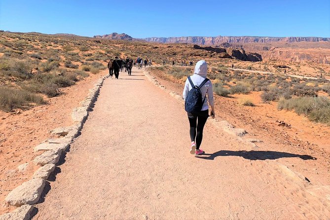 Antelope Canyon and Horseshoe Bend Day Trip from Las Vegas - Guides, group size, and the feel of the day