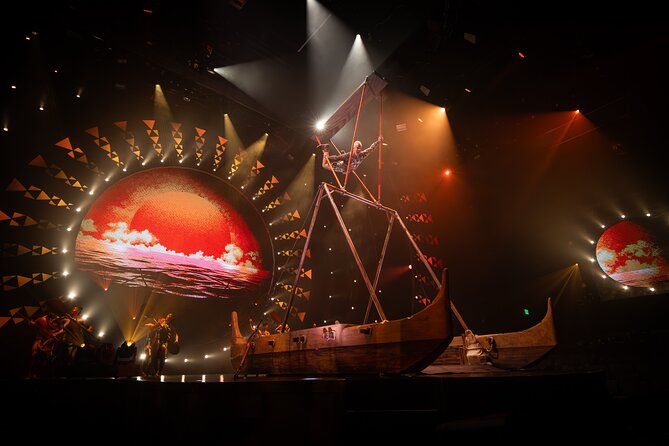'Auana by Cirque du Soleil at the Waikiki Beachcomber Hotel - The performers and production style