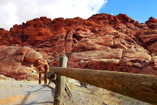 Award Winning Red Rock Canyon Tours - Guides turn a van ride into a local lesson