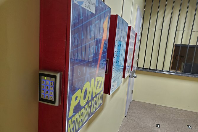 Bank Heist Escape Room Game for Private Group - A good choice for families and first-timers