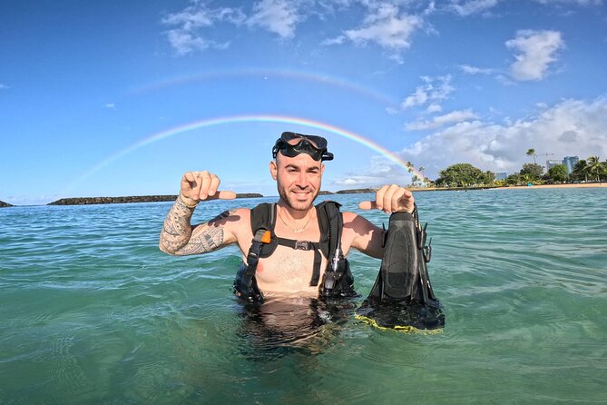 Beginner Scuba Diving Experience with Video Package in Honolulu - Getting fitted with scuba equipment
