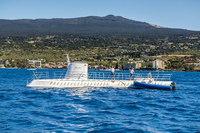 Big Island: Atlantis Submarine from Kona Beach - Descending to the Kona reef