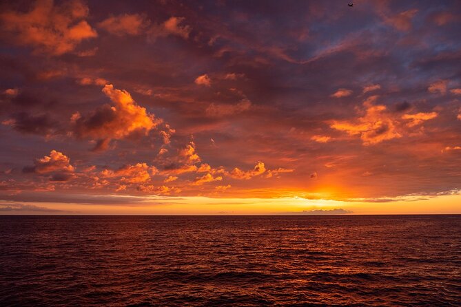 Big Island Historical Dinner Cruise to Kealakekua Bay - Kealakekua Bay and the Captain Cook Monument