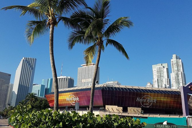 Biscayne Bay and Celebrity Island Homes Boat Tour 90 Minute - The onboard bar and general atmosphere
