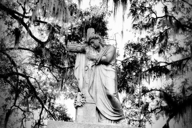 Bonaventure Cemetery Walking Tour with Transportation - Communication and planning details