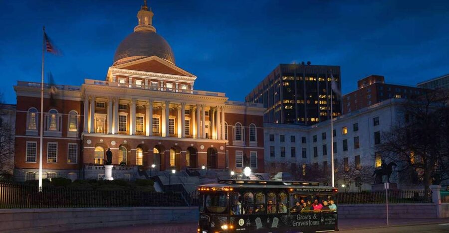 Boston: 1.5-Hour Ghosts and Gravestones Tour - Key points at a glance