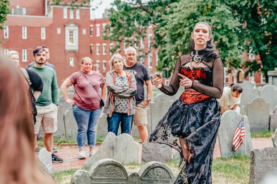 Boston: 1.5-Hour Ghosts and Gravestones Tour - Meeting the gravedigger at Long Wharf