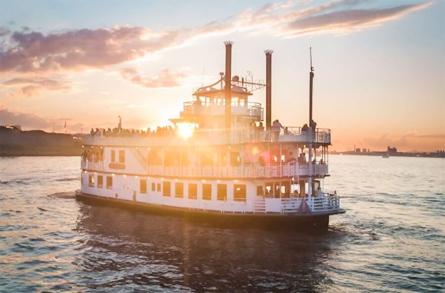 Boston: Boston Harbor Sunset Cruise - Sunset, Blue Hour, and City Lights