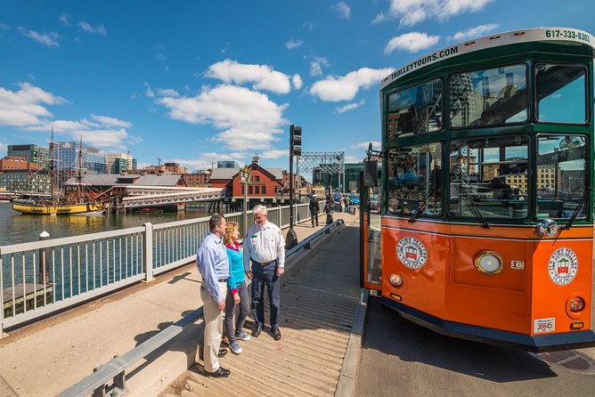 Boston Hop-On Hop-Off Trolley Tour with 13 Stops - Stop 5: Downtown Crossing and the historic center
