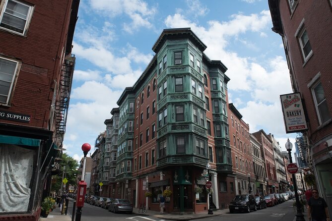 Boston North End Food Tour of 6+ Tastings, Cannoli, Lobster Roll - Starting at Boston Public Market