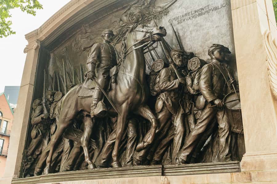 Boston's Freedom Trail: A Revolutionary Walking Tour - Old North Church and the two lanterns