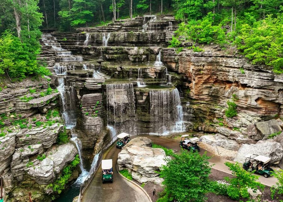 Branson: Top of the Rock Ozarks Heritage Preserve - Starting on the Lost Canyon Cave and Nature Trail