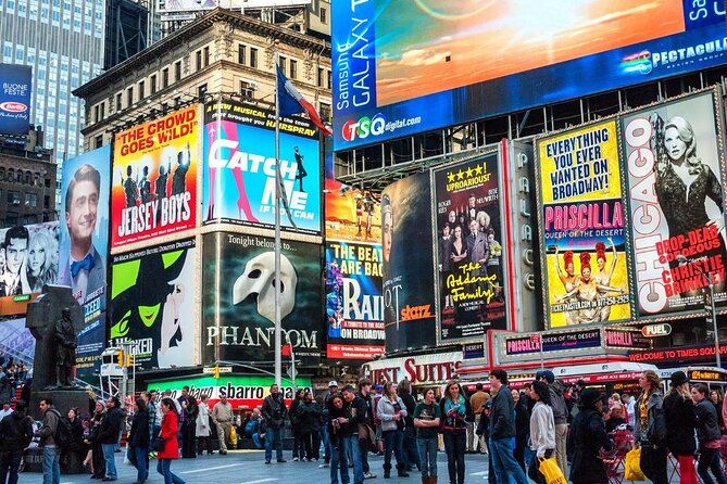 Broadway and Times Square Insider Tour with Theater Professional - Walking Broadway with stories of famous performers