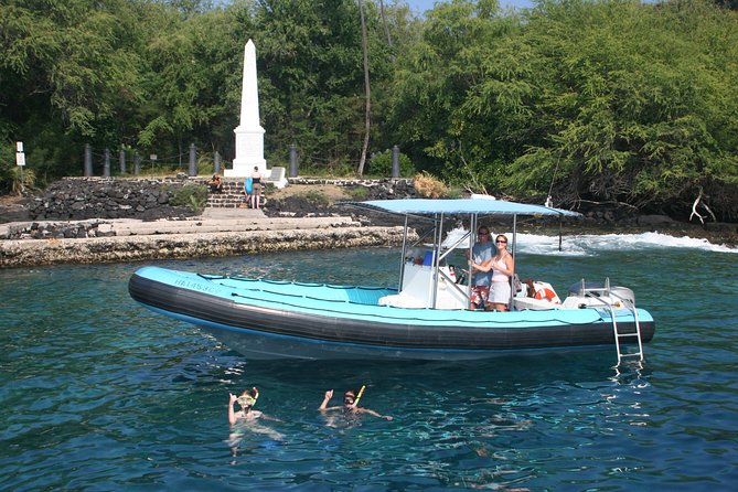 Captain Cook Snorkel Tour with Sea Caves and Lava Tubes - Reaching Kealakekua Bay by boat