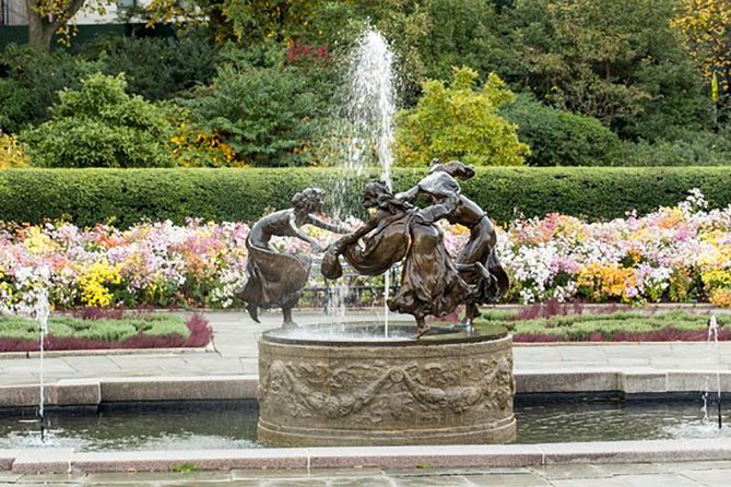 Central Park Guided Walking Tour - Walking through Central Park’s southern sights