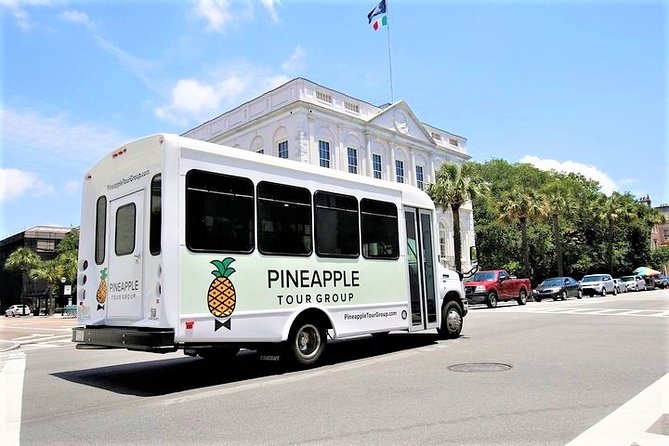 Charleston City Sightseeing Bus Tour - St. Michael’s Church and Charleston’s church-lined streets