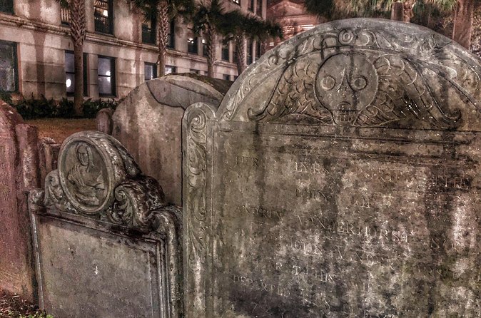Charleston Ghost & Graveyard Night-Time Guided Walking Tour - How scary is the Charleston ghost walk?