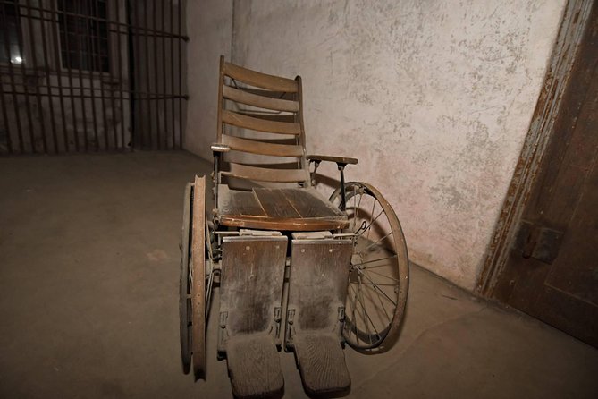 Charleston Haunted Jail Night-Time Walking Tour with Admission to Old City Jail - How scary is the 45-minute tour?
