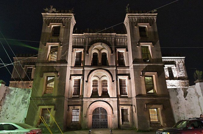 Charleston Haunted Jail Night-Time Walking Tour with Admission to Old City Jail - Is $40.50 good value for a short jail tour?