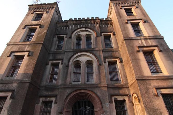 Charleston Haunted Jail Night-Time Walking Tour with Admission to Old City Jail - Who should book this Charleston ghost tour?