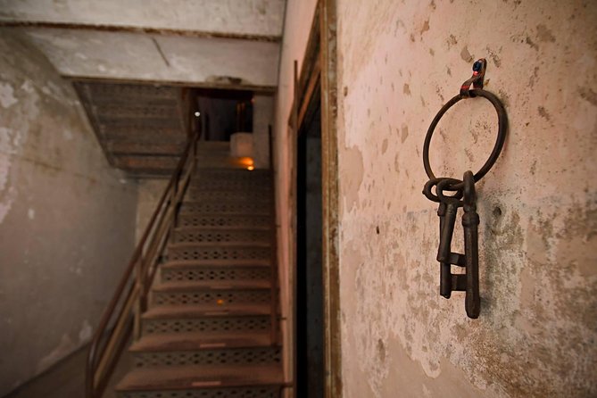 Charleston Haunted Jail Night-Time Walking Tour with Admission to Old City Jail - Entering at 21 Magazine Street after dark
