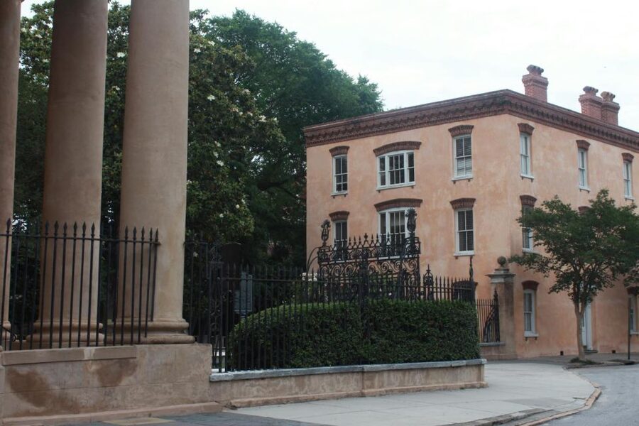 Charleston: Historic City Highlights Guided Bus Tour - Starting outside the Charleston Visitor Center