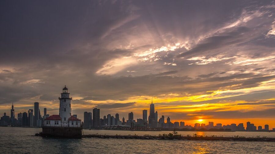 Chicago: 1.5-Hour Scenic Sunset Lake Cruise - Moving Through the Chicago Lock