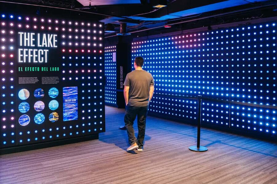 Chicago: 360 CHICAGO Observation Deck Ticket - CloudBar turns a lookout into a longer stop