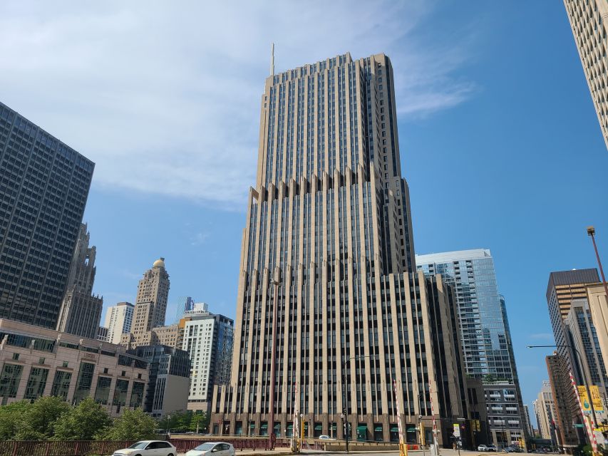 Chicago: 45-Minute Family-Friendly Architecture River Cruise - Returning past the Chicago Riverwalk
