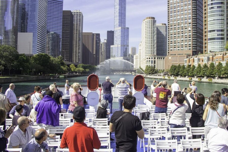 Chicago: 45-Minute Family-Friendly Architecture River Cruise - The best times for photographs and atmosphere