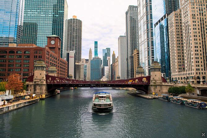 Chicago Architectural River Cruise - The River East Plaza departure