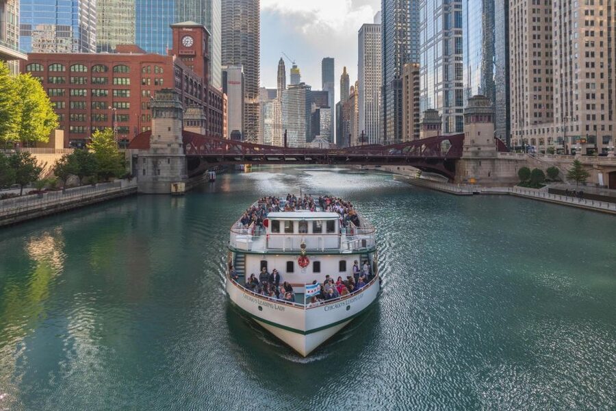 Chicago: Architecture Center Cruise on Chicago's First Lady - The bridges are part of the show