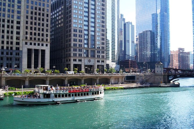 Chicago Architecture Center River Cruise aboard First Lady - Mies van der Rohe and the power of restraint