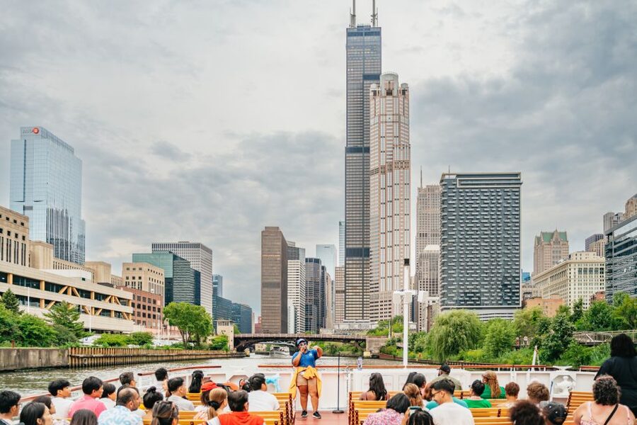 Chicago: Architecture River Cruise Skip-the-Ticket Line - Seating, Weather, And The Onboard Bar