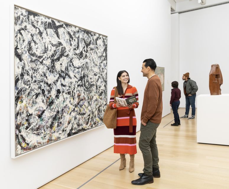Chicago: Art Institute of Chicago Fast-Pass Ticket - Family stops: armor and miniature rooms